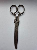 Antieke schaar met decoratief handvat, Antiek en Kunst, Ophalen