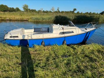 Kajuit boot motor boot, doe een leuk bod beschikbaar voor biedingen