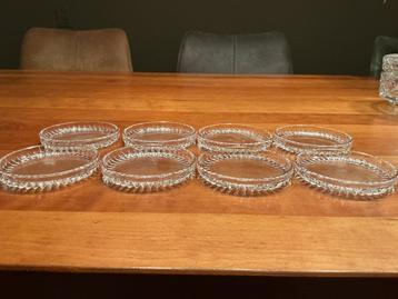 Set van 8 glazen schaaltjes beschikbaar voor biedingen