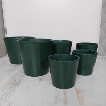 Set van 6 groene bloempotten beschikbaar voor biedingen