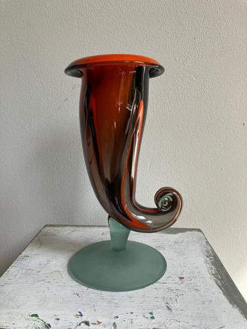 Cornucopia Vaas - Kunstglas - Gesigneerd beschikbaar voor biedingen