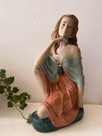 Art Deco beeld zittende vrouw, Ophalen of Verzenden, Gebruikt, Mens