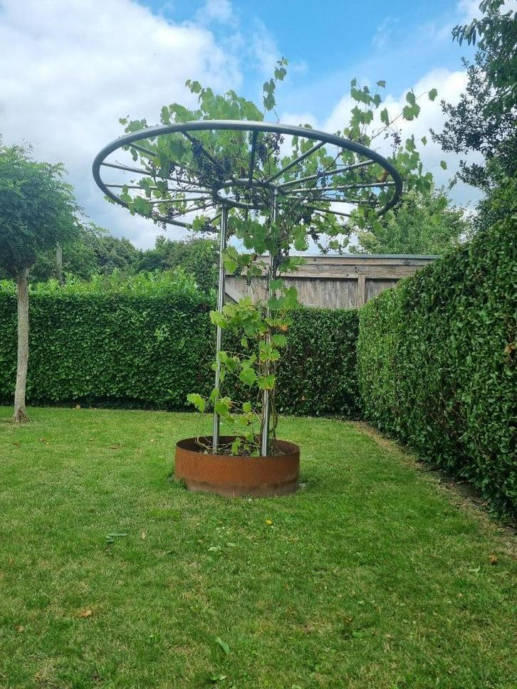 Te koop. Schitterende zeer exclusieve rvs boomgeleider, Huis en Inrichting, Woonaccessoires | Zuilen en Pilaren, Zo goed als nieuw