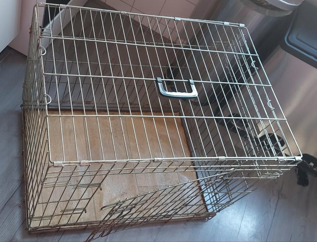 Honden bench 76 bij 53 en 60 hoog, Dieren en Toebehoren, Hondenbenches, Ophalen