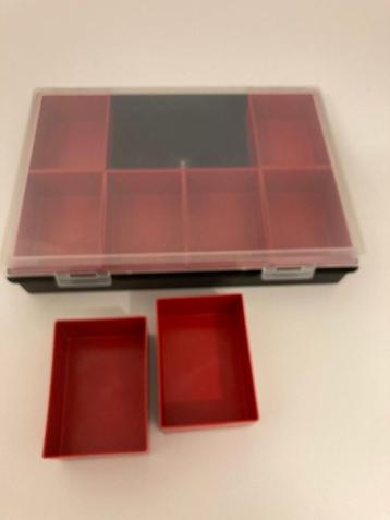 Assortimentsdoos met 8 uitneembare bakjes Tayg beschikbaar voor biedingen