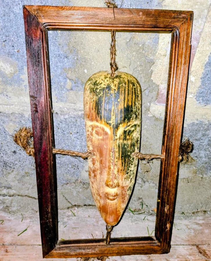 Afrikaans masker in houten frame, Antiek en Kunst, Kunst | Niet-Westerse kunst, Ophalen