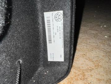 VW Tiguan Hoedenplank beschikbaar voor biedingen