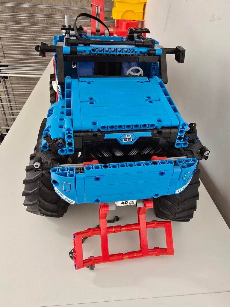 LEGO Technic 42070 6x6 All Terrain Sleepwagen, Kinderen en Baby's, Speelgoed | Duplo en Lego, Ophalen of Verzenden, Zo goed als nieuw