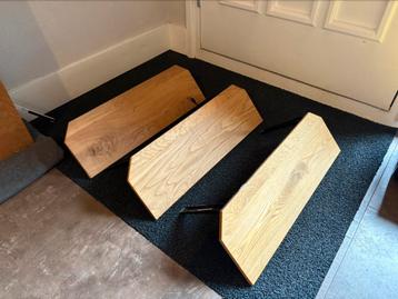 3x Eiken wand- of boekenplanken 19x61x1cm met hoekprofielen beschikbaar voor biedingen