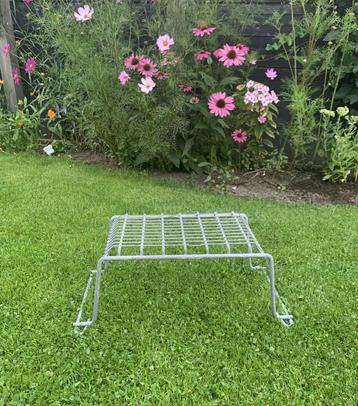 caravan opstapje, gegalvaniseerd zink, leuk met planten erop beschikbaar voor biedingen