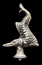 Kampen- Steur met bel speld, Verzamelen, Speldjes, Pins en Buttons, Verzenden, Nieuw, Stad of Land, Speldje of Pin