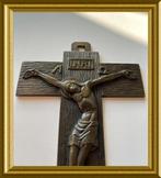 Gesigneerd koperen/ bronzen crucifix kruis, Ophalen of Verzenden