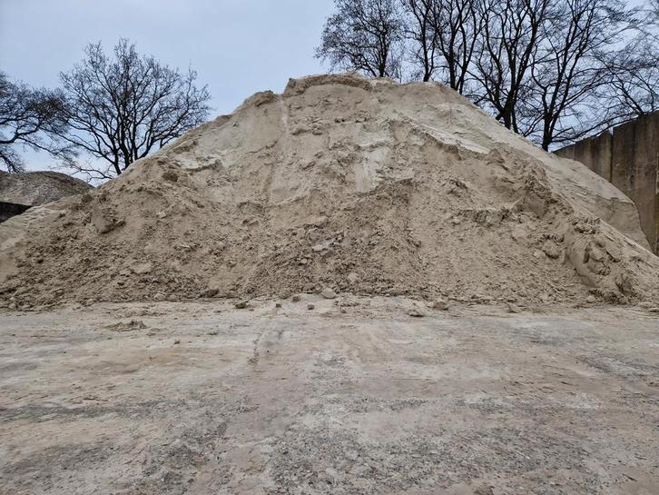 Bestratingzand-drainzand-vloerenzand-metselzand-brekerzand, Tuin en Terras, Zand, Zo goed als nieuw, Brekerzand, Ophalen