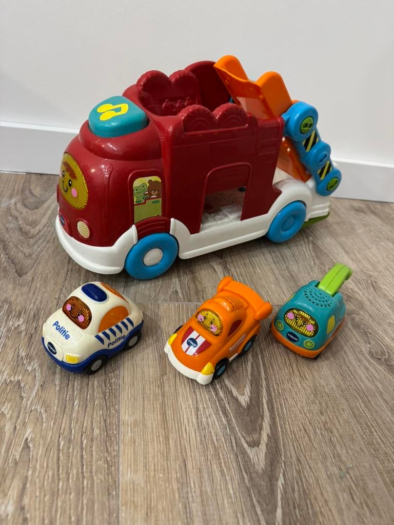 Vtech Toettoet ambulance en 3 auto’s, Ophalen of Verzenden, Gebruikt, 6 maanden tot 2 jaar