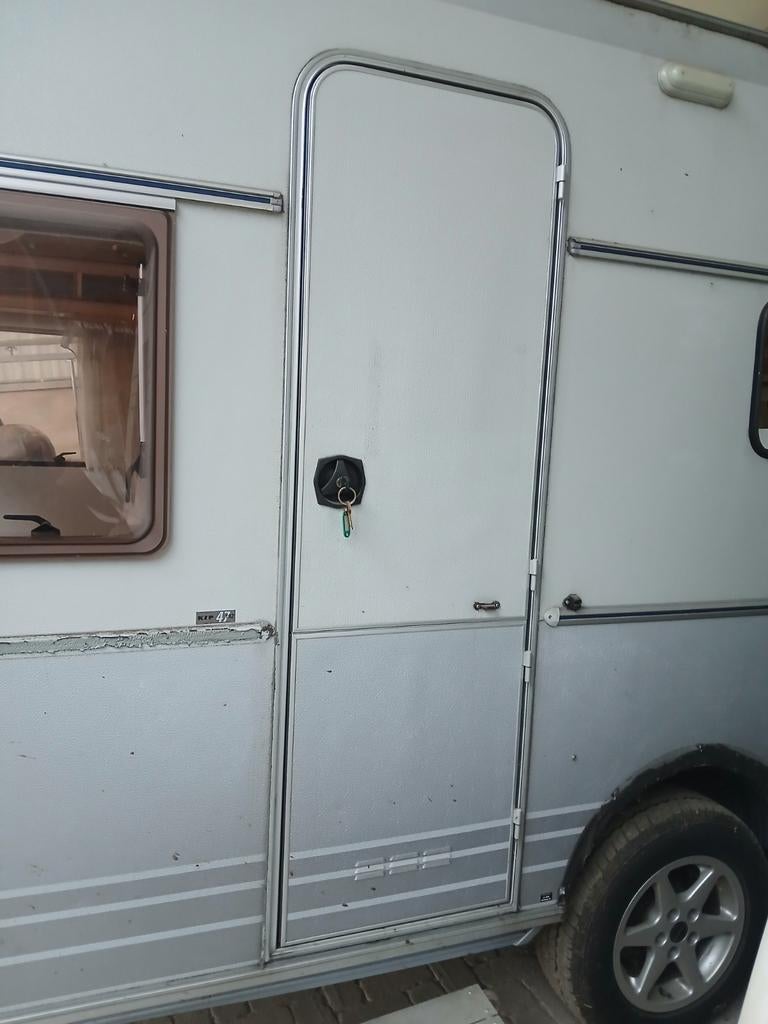 Kip Caravan Deur - Compleet met slot en sleutel, Ophalen, Gebruikt