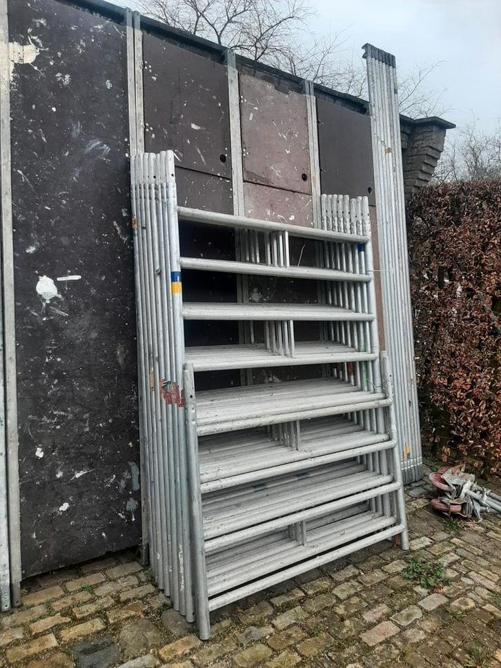 Nette aluminium rolsteiger Werkhoogte 10.2  8.2 of 6. 2 mt, Doe-het-zelf en Verbouw, Steigers, Gebruikt, Rolsteiger of Kamersteiger