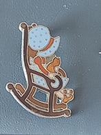 Broche met meisje in schommelstoel en kat, Verzenden