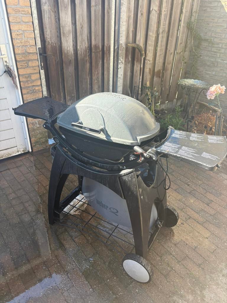 Electrische weber bbq met hoes en accessoires, Tuin en Terras, Elektrische barbecues, Ophalen of Verzenden, Zo goed als nieuw