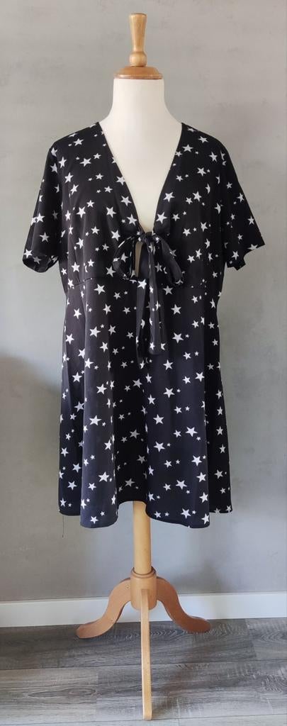 Boohoo zwarte korte jurk met sterren maat 48, Maat 46/48 (XL) of groter, Ophalen of Verzenden, Zo goed als nieuw, Boven de knie