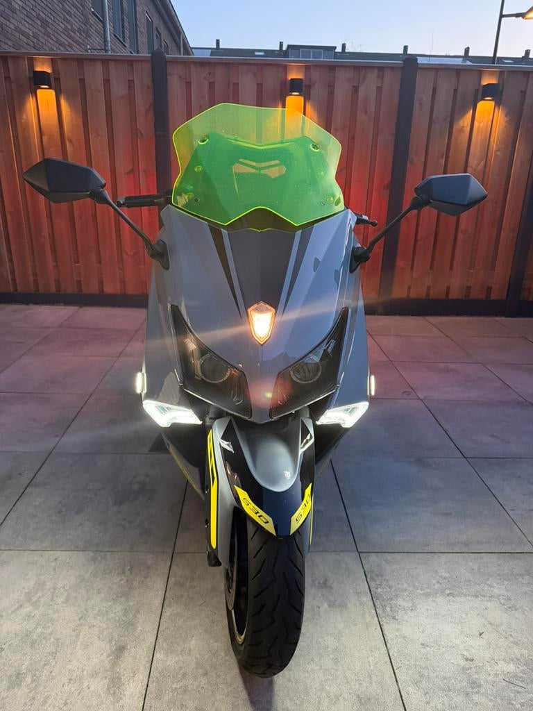 Yamaha TMAX 530 Full Option 2016 Nardo Grey/Geel, Fietsen en Brommers, Scooters | Yamaha, Ophalen, Gebruikt, Benzine, Overige modellen