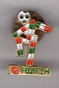 Fujifilm koper voetbal PIN ( BLAD6_669 ), Verzamelen, Speldjes, Pins en Buttons, Verzenden, Zo goed als nieuw, Merk, Speldje of Pin