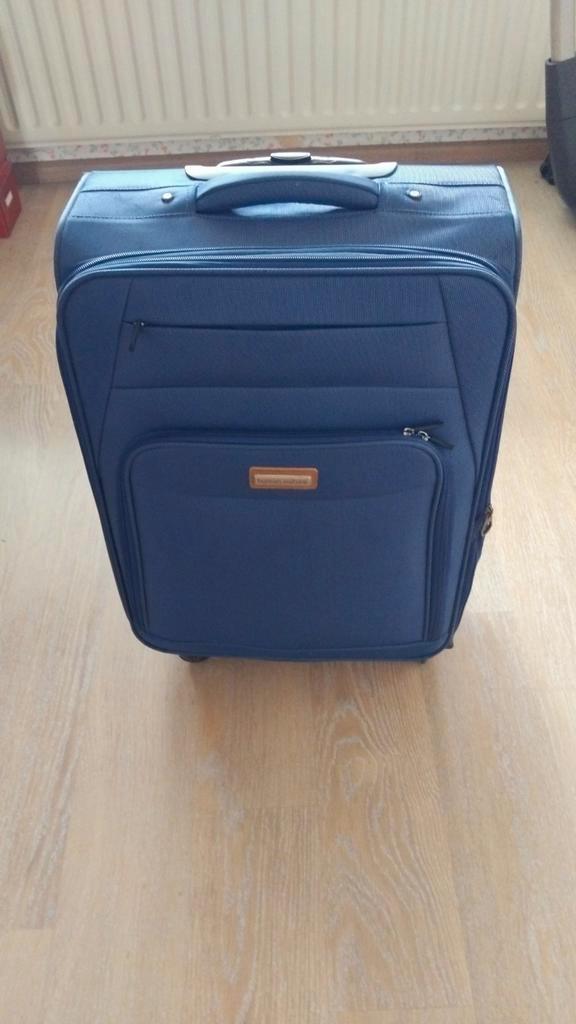 Blauwe reiskoffer met wieltjes en uitschuifbare handgreep, Sieraden, Tassen en Uiterlijk, Koffers, Gebruikt, Overige materialen