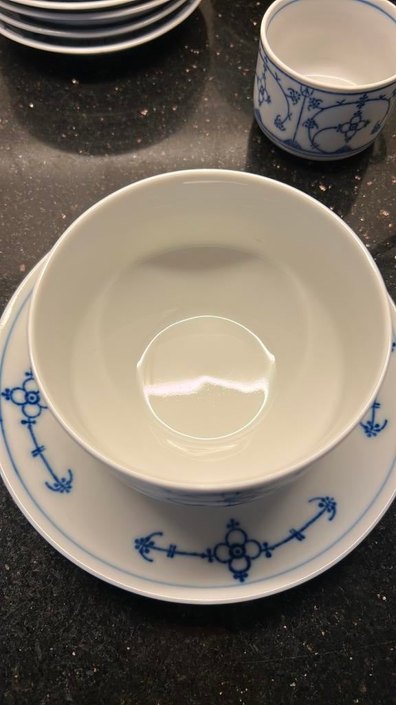 Saksisch porselein kom met schotel eraan vast, Antiek en Kunst, Ophalen