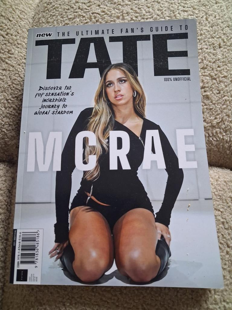 Tate McRae - The Ultimate Fan's Guide, Ophalen of Verzenden, Nieuw, Muziek, Film of Tv