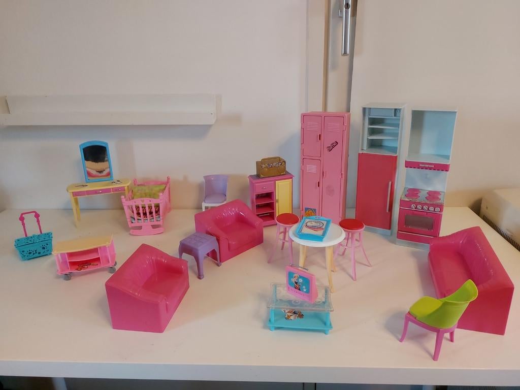 Grote set Barbie meubels en accessoires, Ophalen of Verzenden, Gebruikt, Meisje