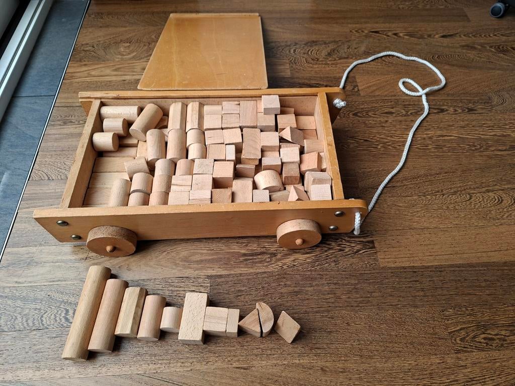 Houten bouwblokken in trekkar - 138 stuks, Ophalen, Zo goed als nieuw, Overige merken