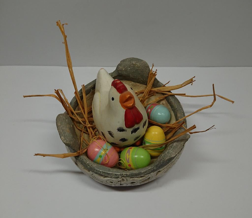 Kip op nest met paaseieren -  Paasdecoratie, Ophalen, Gebruikt