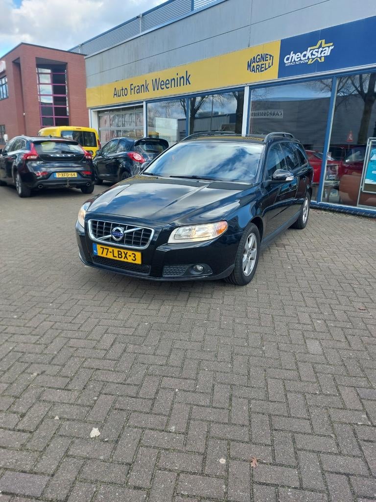 Volvo V70 2.0T 203 pk 2010 Zwart, Auto's, Euro 5, 1800 kg, 4 cilinders, Zwart