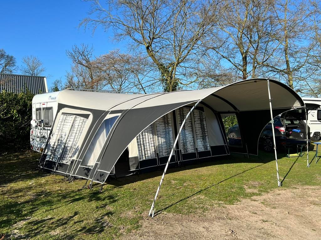 Knaus Sport 500 FU + Unico Milaan voortent/pet-/dakluifel, Rondzit, Frans bed, Particulier, Knaus