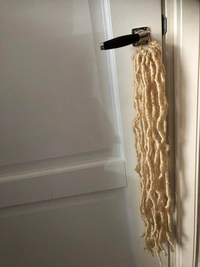 8 strengen lichtblonde dreadlocks kunsthaar, Ophalen of Verzenden, Nieuw, Pruik of Haarverlenging