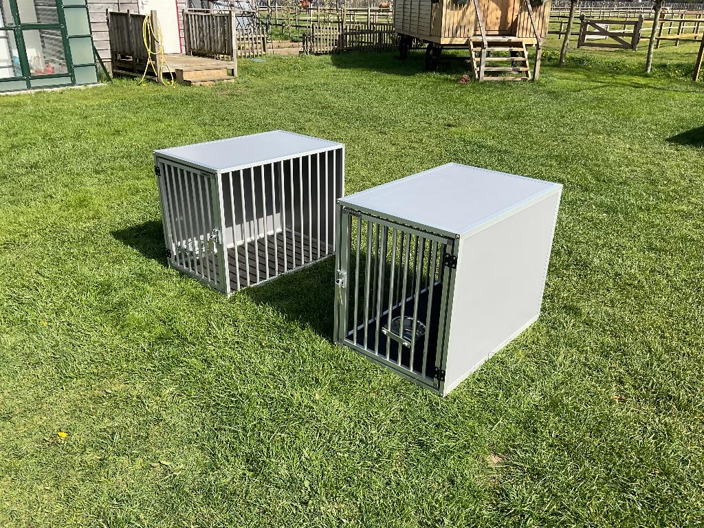 Hundos bench m links draaiend, Ophalen, Zo goed als nieuw