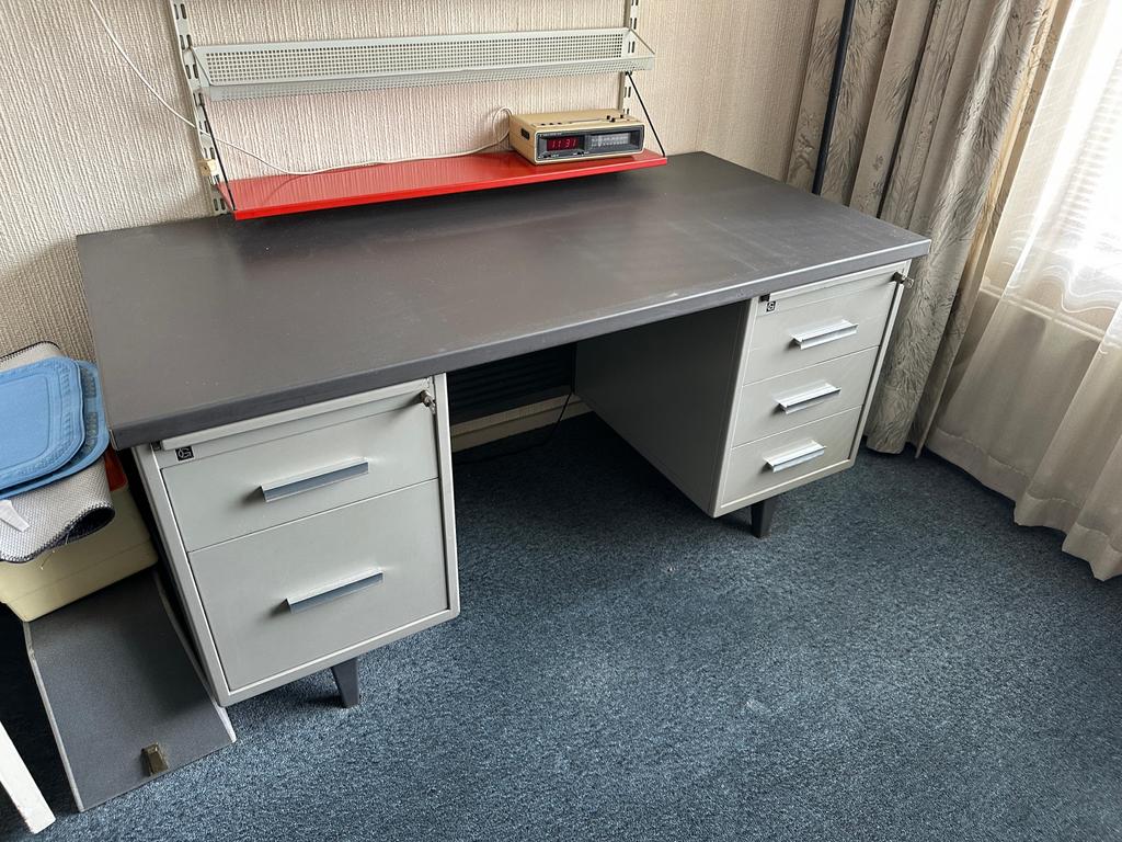 Gispen bureau met lades - Vintage design, Ophalen, Gebruikt, Met lades, Metaal