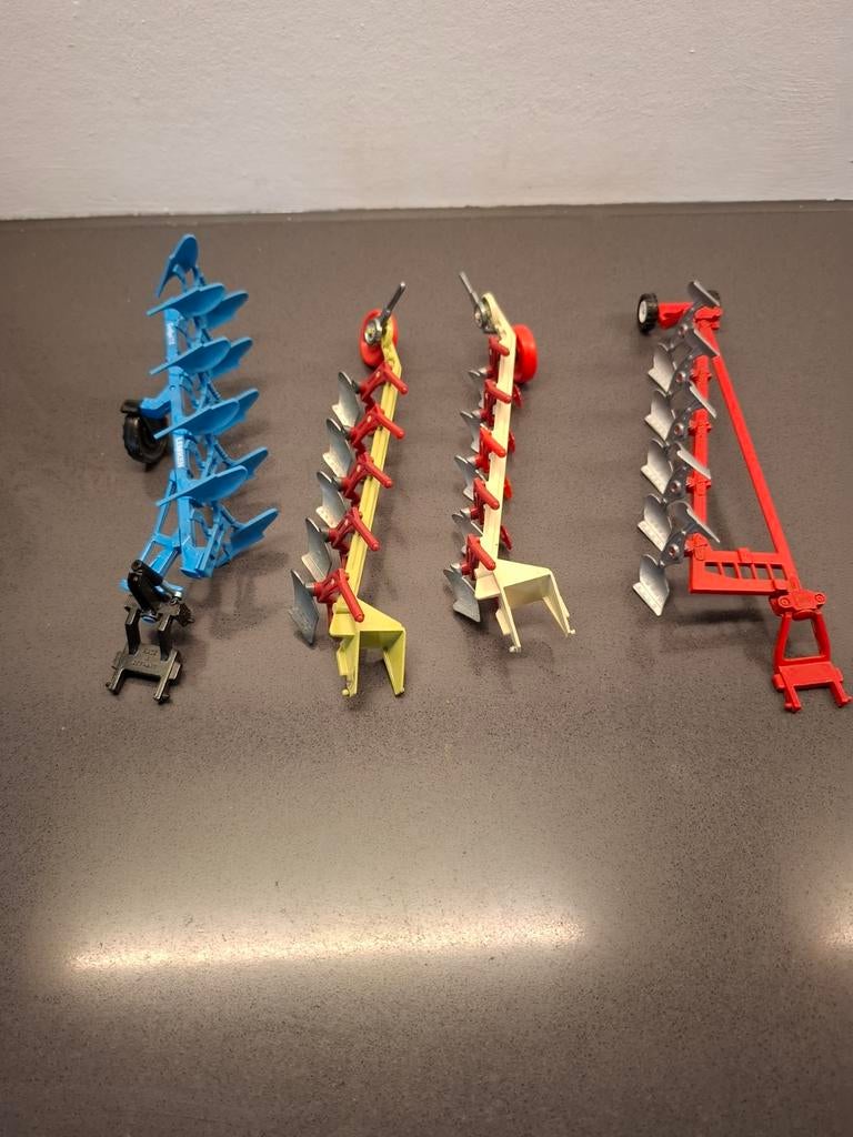 Te koop siku ploegen, Ophalen of Verzenden, Tractor of Landbouw, SIKU