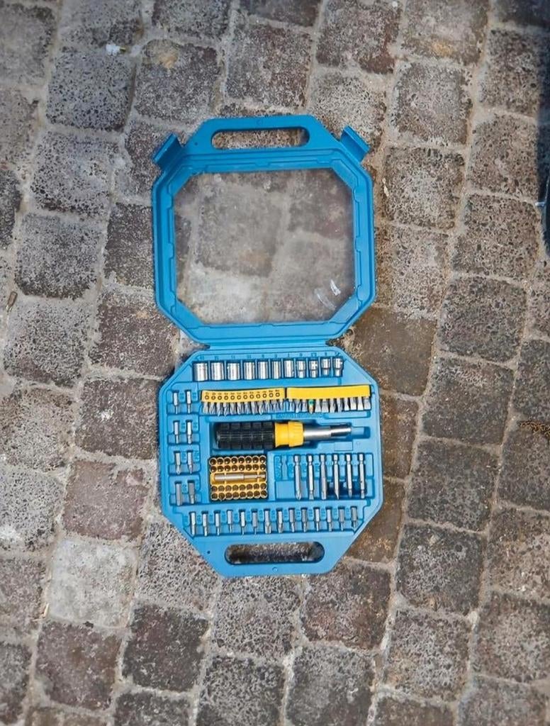 uitgebreide schroevendraaierset met ratel / bitset, Ophalen of Verzenden, Zo goed als nieuw