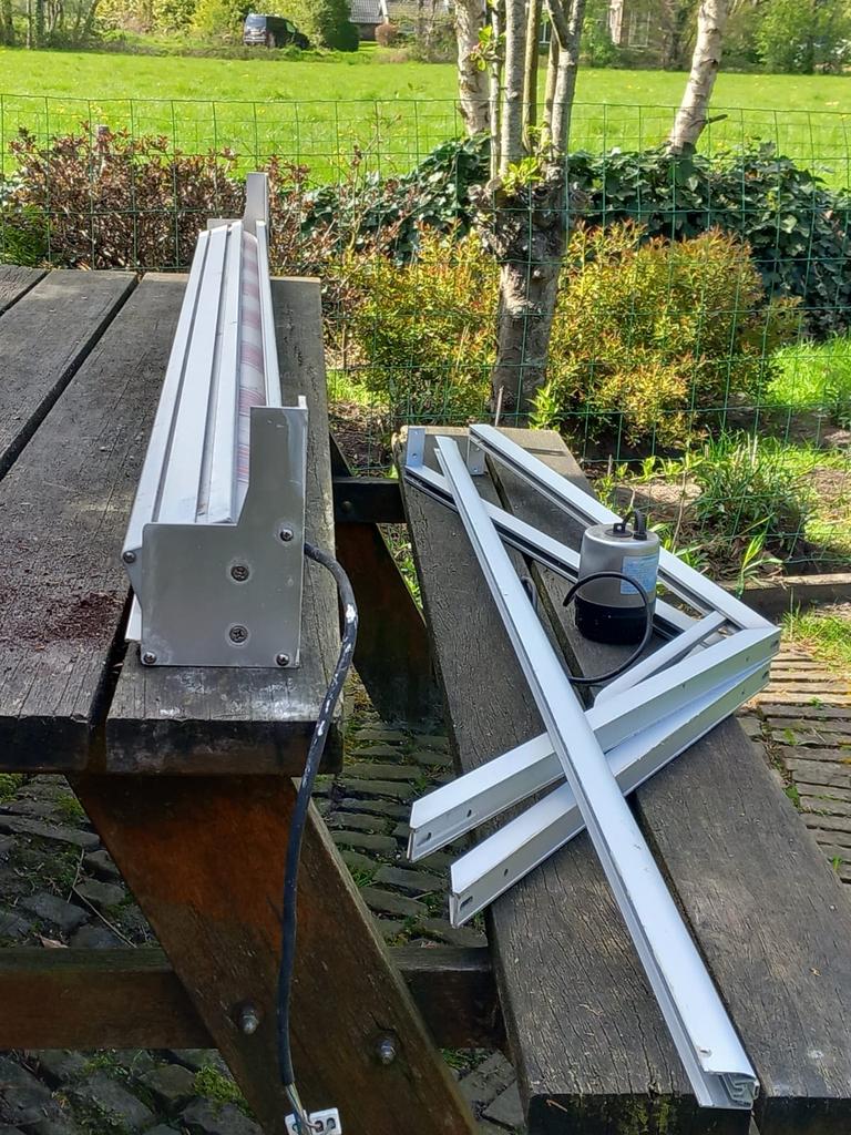 Zonnescherm gebruikt, Ophalen, Gebruikt, Elektrisch, 150 tot 300 cm