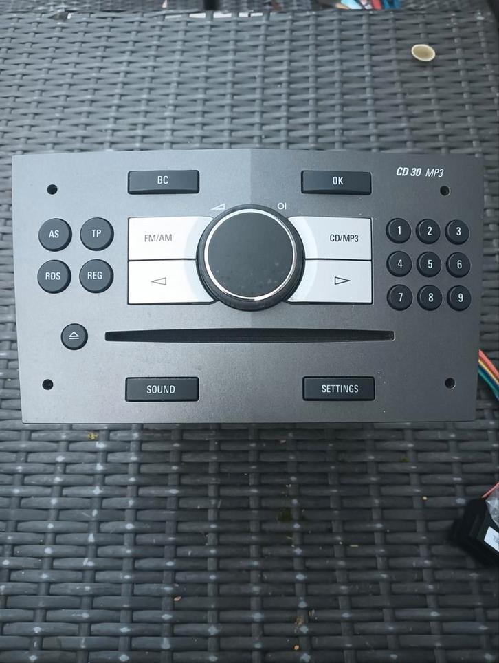 Opel CD 30 MP3 Autoradio - Delphi Grundig (2006), Auto diversen, Autoradio's, Gebruikt, Ophalen of Verzenden