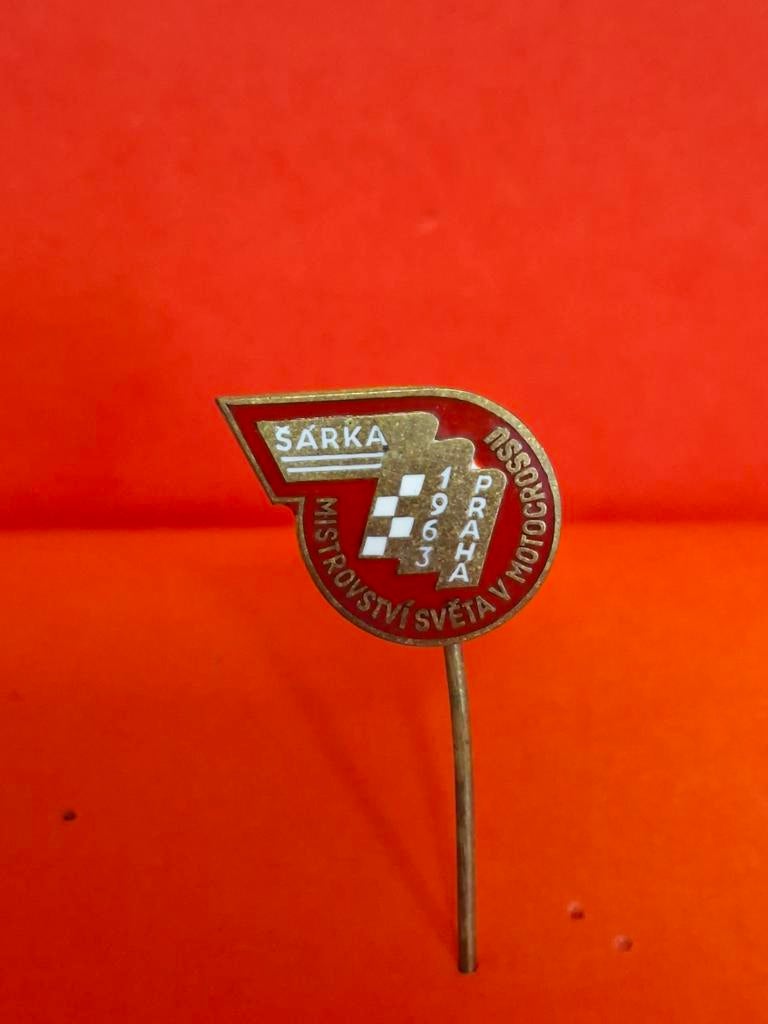 Emaille speld WK MOTORCROSS  1963, Verzamelen, Ophalen of Verzenden, Gebruikt, Sport