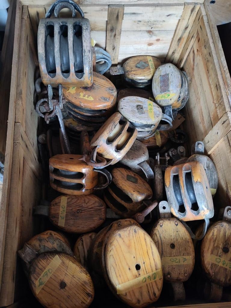Robuuste houten katrollen van grote schepen, Ophalen of Verzenden, Gebruikt
