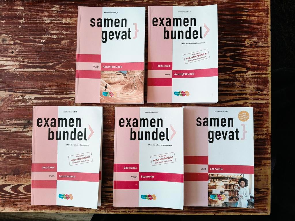 VWO Examenbundel 2023/2024 Eco, AK, Ges, Boeken, Schoolboeken, Ophalen of Verzenden, Zo goed als nieuw, VWO, Overige vakken