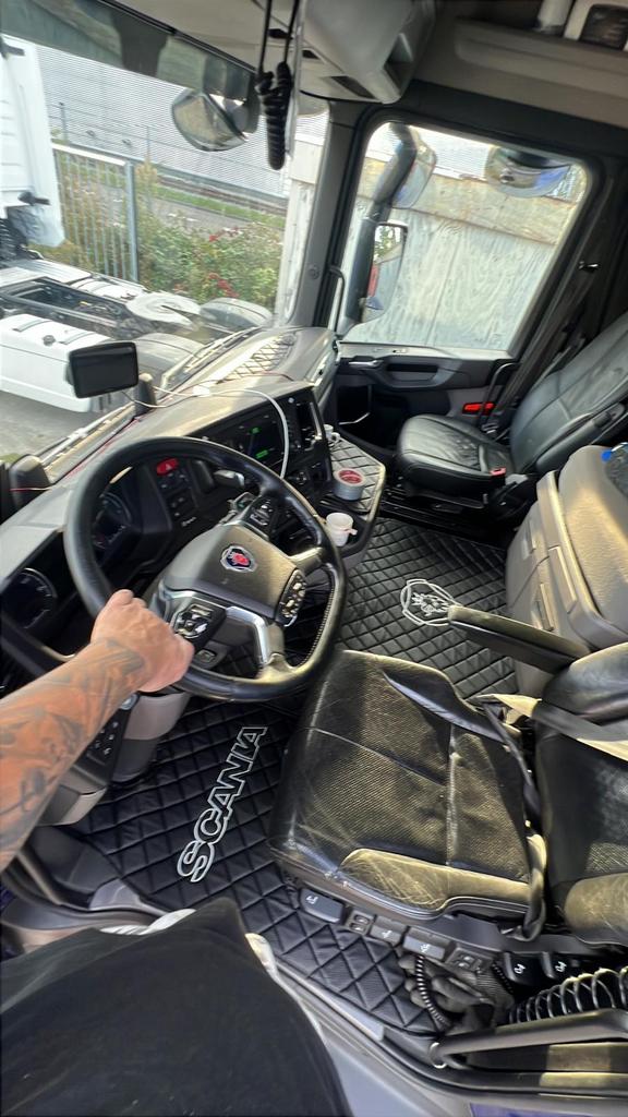 Scania Vloermatten Set - Luxe en Comfort 2019, Ophalen of Verzenden, Zo goed als nieuw