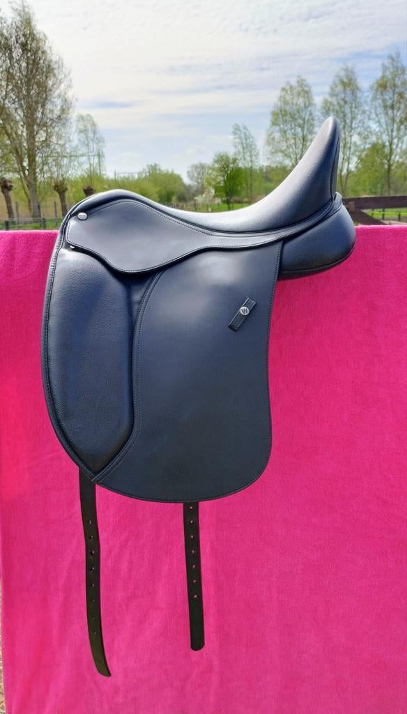 Wintec 500 Dresuur Hart zadel - 16,5 inch, Dieren en Toebehoren, Paarden en Pony's | Zadels, Ophalen of Verzenden, Zo goed als nieuw