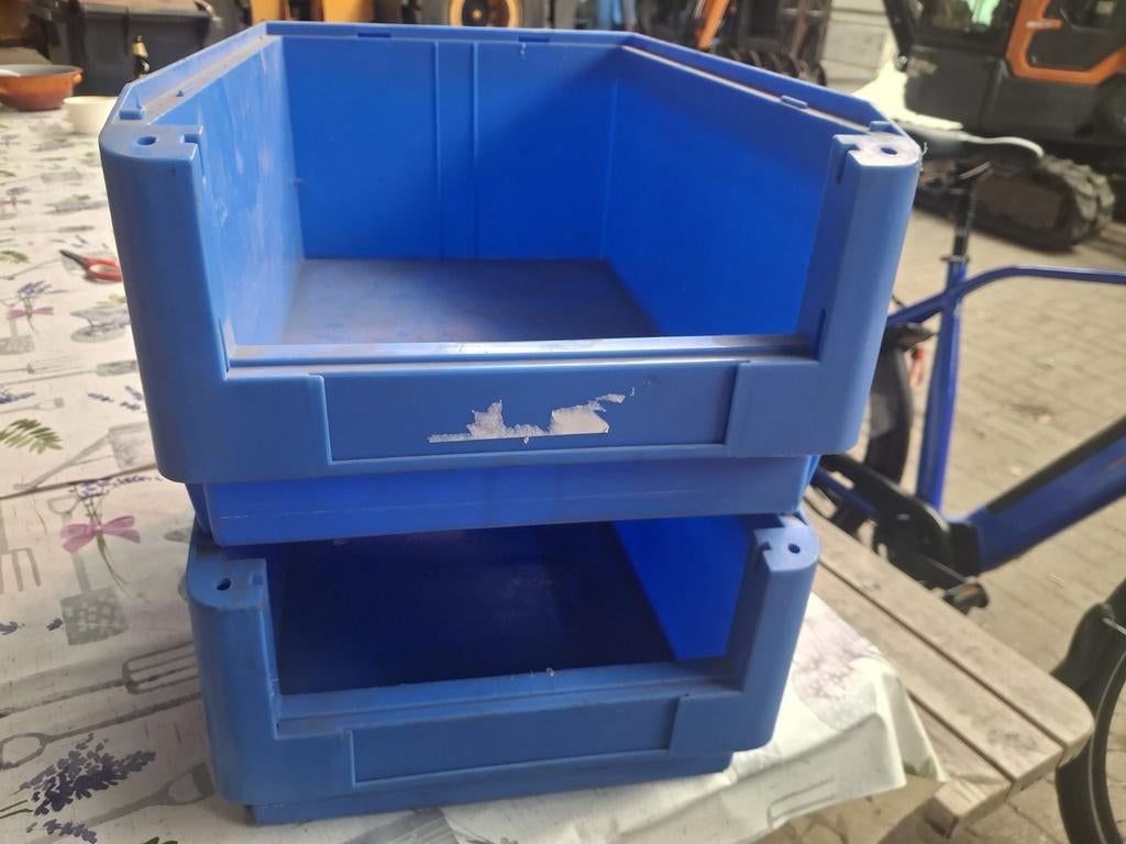 Stapelbare bakken. Verschillende afmetingen, Ophalen, Gebruikt, Overige typen, 50 tot 75 cm