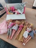 Vintage Barbie & Ken poppen met outfits in koffer, Ophalen, Gebruikt, Barbie