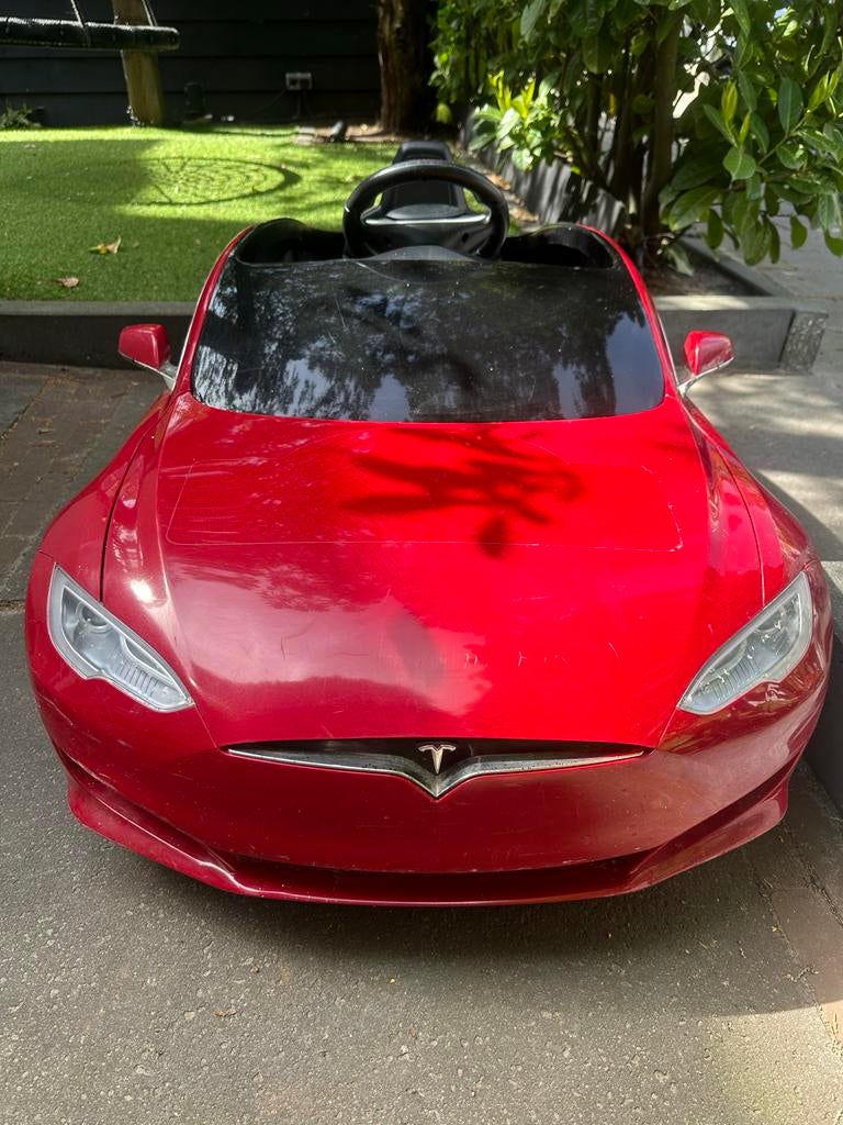 Rode Mini Tesla voor kinderen (defecte achterwielmotor), Ophalen, Gebruikt