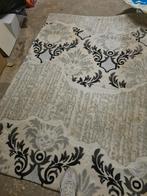 1 grote 1 ietsje kleine 4 lopers normaal tapijten- Grijs/Wit, Huis en Inrichting, Stoffering | Tapijten en Kleden, Gebruikt, 100 tot 150 cm