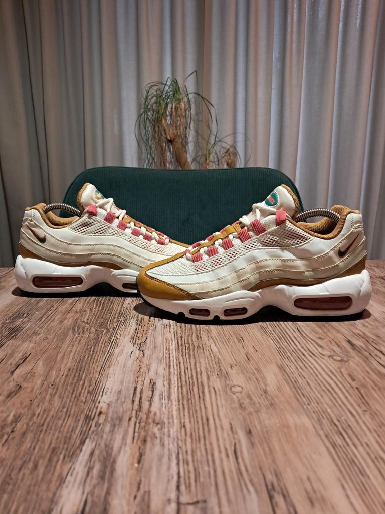 Nike Air Max 95 SE 'Powerwall - White Wheat' Size 38, Wit, Nike, Ophalen of Verzenden, Sneakers of Gympen